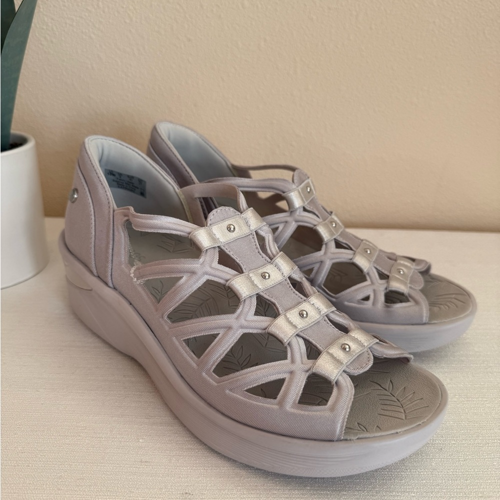 New BZEES Sapphire Women's Light Gray Wedge Sandals - Picture 6 of 12